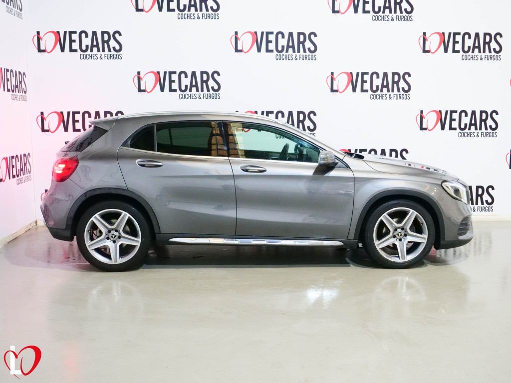 MERCEDES GLA 200 D AUTOMÁTICO AMG 136 de segunda mano