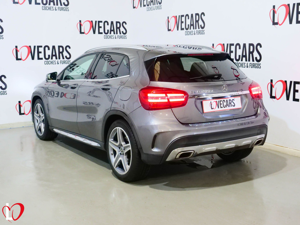 MERCEDES GLA 200 D AUTOMÁTICO AMG 136 de segunda mano