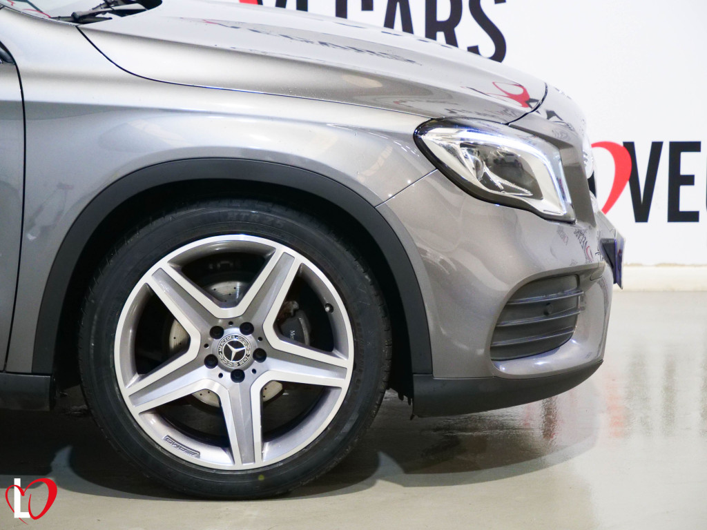 MERCEDES GLA 200 D AUTOMÁTICO AMG 136 de segunda mano