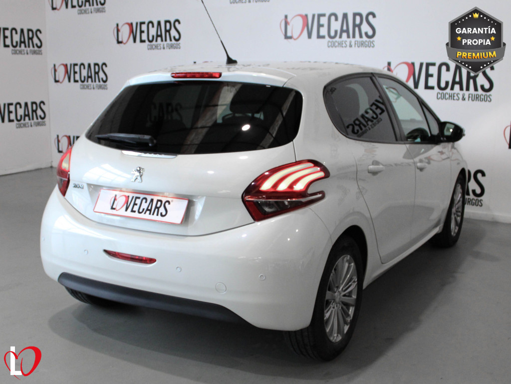 PEUGEOT 208 1.2 STYLE PURETECH 82 de segunda mano