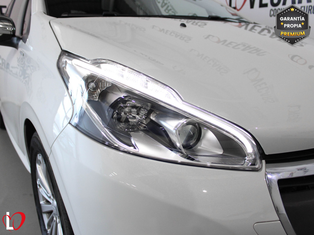 PEUGEOT 208 1.2 STYLE PURETECH 82 de segunda mano