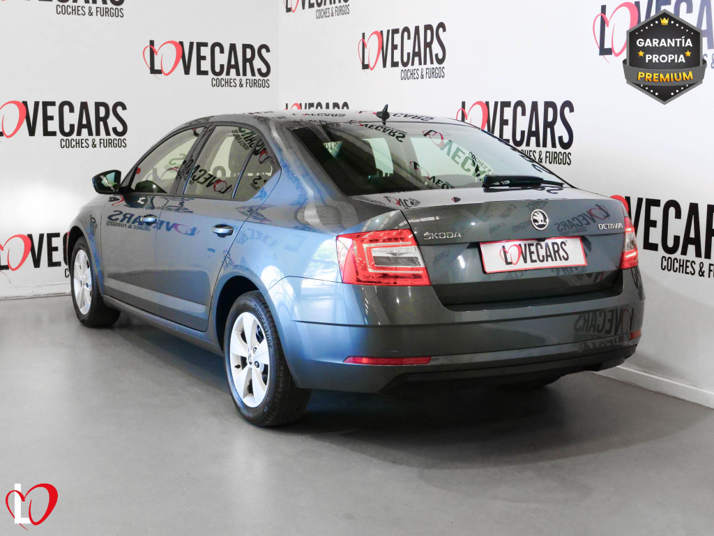 SKODA OCTAVIA 2.0 TDI AMBITION 6 VEL 150 de segunda mano