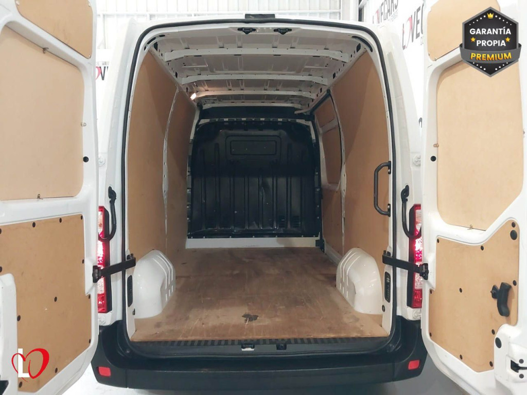 RENAULT MASTER L2 2.3 DCI FURGÓN CERRADO 35 L2 H2 135 de segunda mano