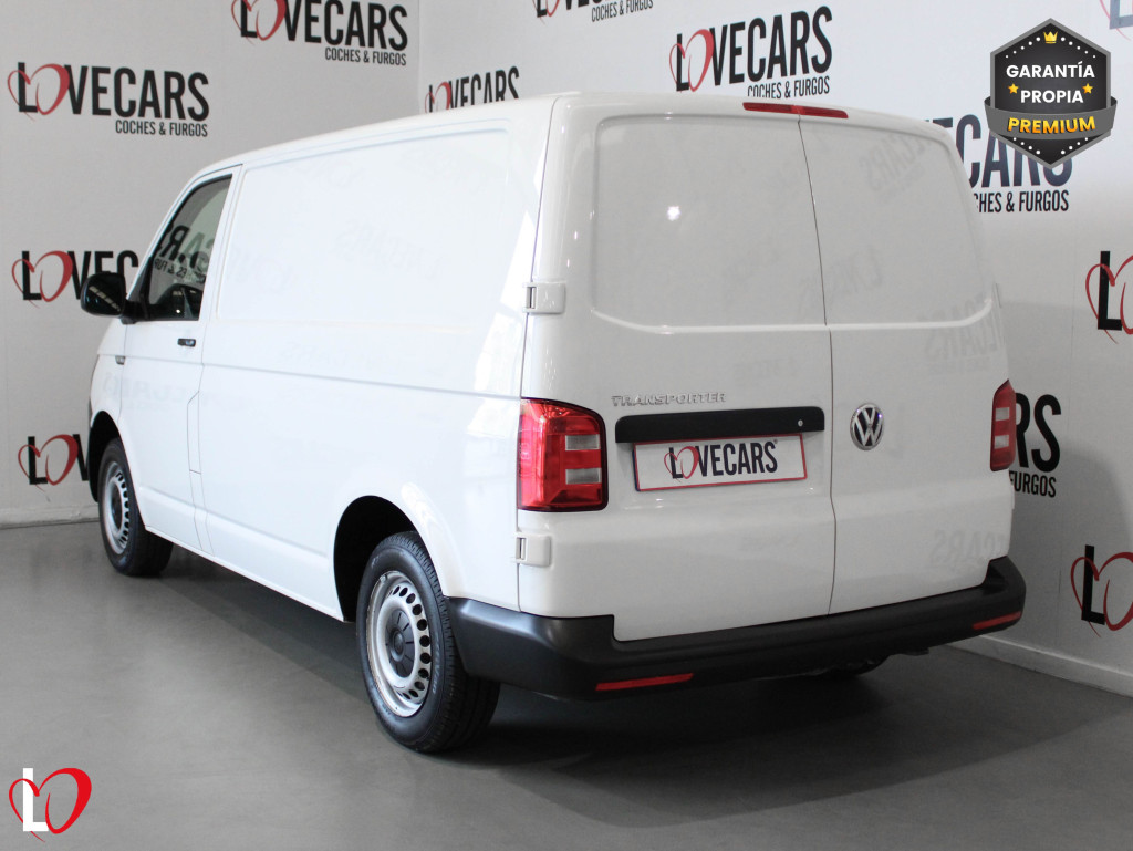 VOLKSWAGEN TRANSPORTER 2.0 TDI FURGÓN TALLER 6 VEL 150 de segunda mano